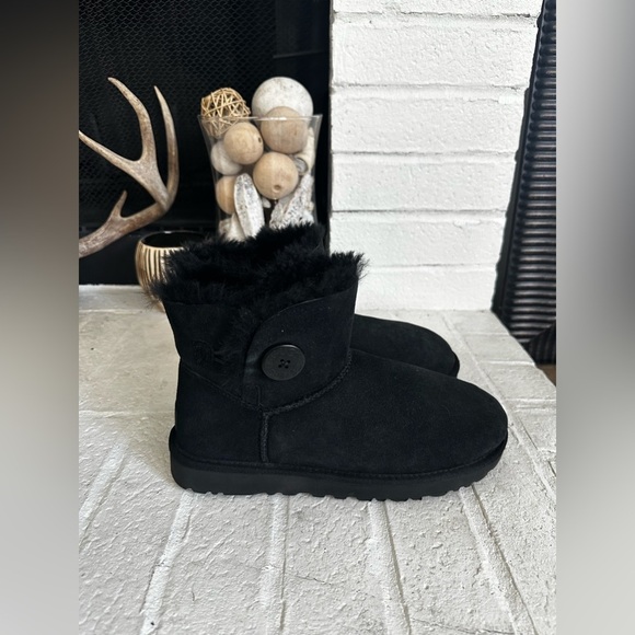 UGG Shoes - Ugg Mini Bailey Button II Black Women's Boots Suede Sheepskin Sz 8